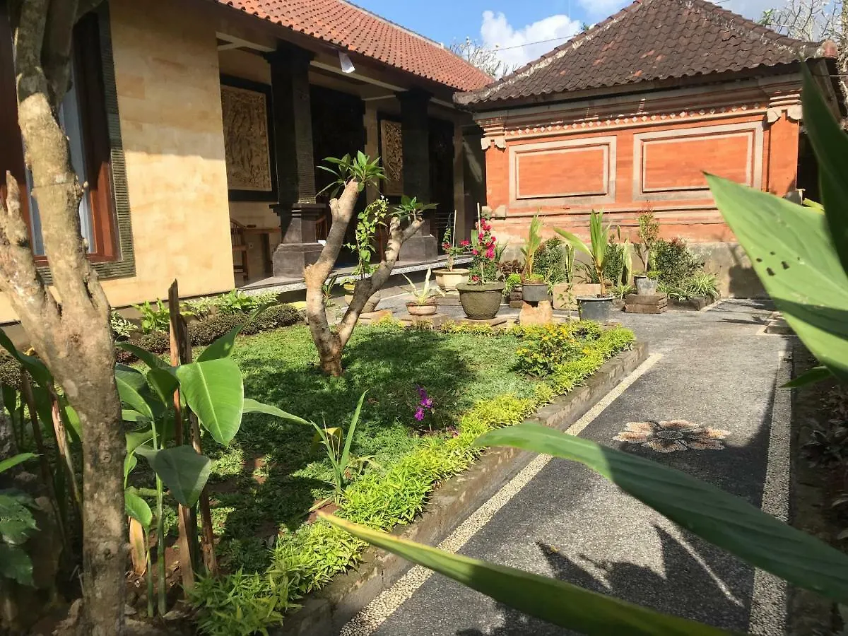 Homestay Hendra House Apartment Ubud